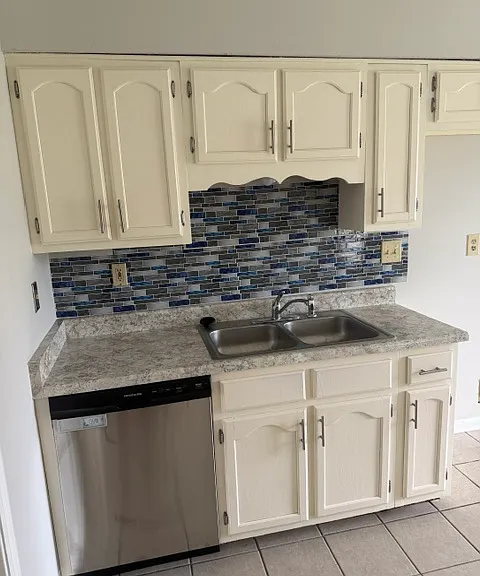 7345 Susie Ln — Photo 5
