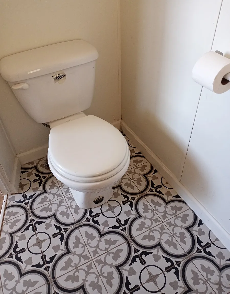 3 bed, 960 sqft, $1,300 — Photo 2