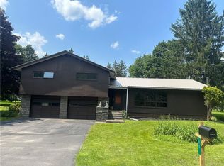 11 Knoll Rd, Livingston Manor, NY 12758