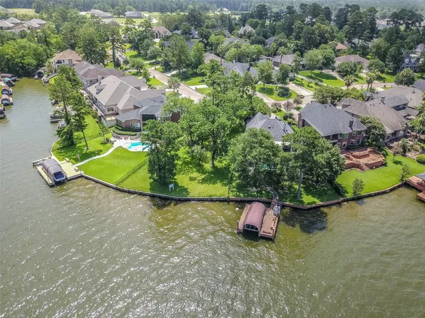 6045 Longmire Trl, Conroe, TX 77304