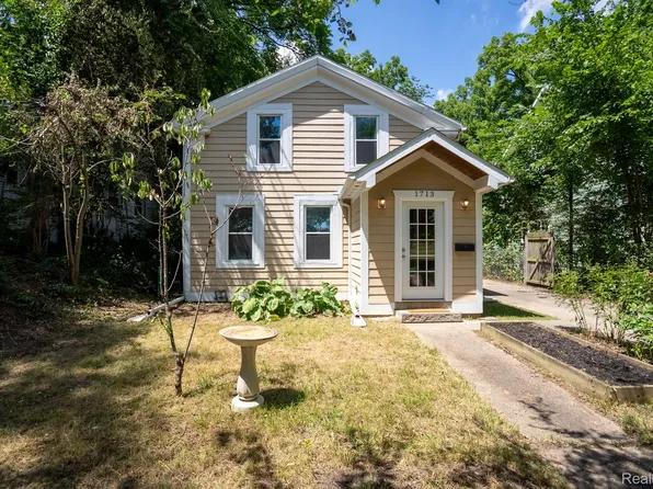 1713 Pontiac Trl, Ann Arbor, MI 48105