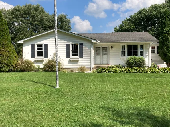 2813 Heads Church Rd, Cedar Hill, TN 37032