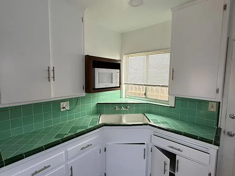 10918 S Main St #Y — Photo 11
