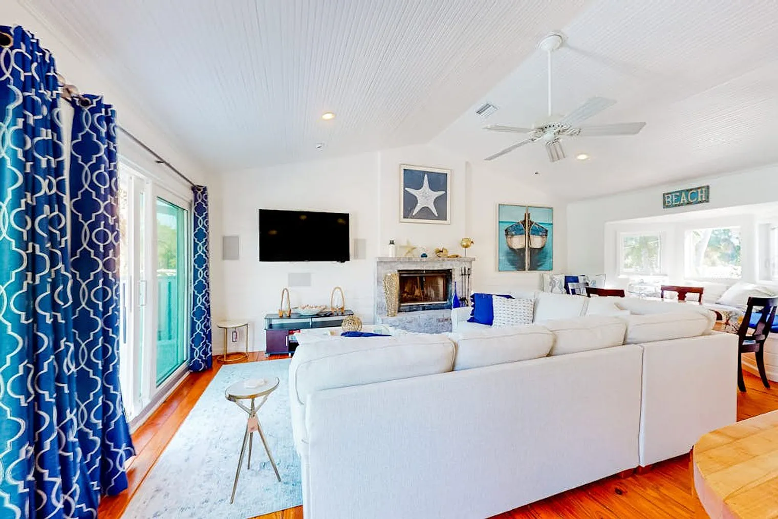 2 bed, 2.0 bath, 1270 sqft, $11,340 — Photo 3