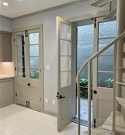 2nd image of 527 Dumaine St APT 4