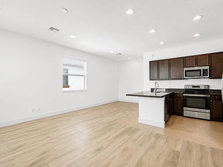 6044 Curie Pl — Photo 3