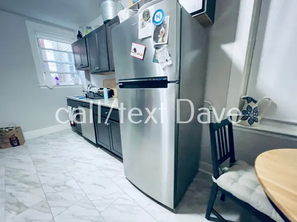 138 Davis Ave #2, Brookline, MA 02445