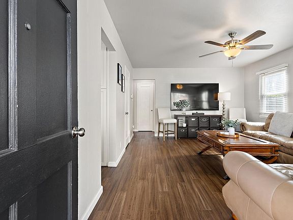 3rd image of 782 Beechwood Avenue