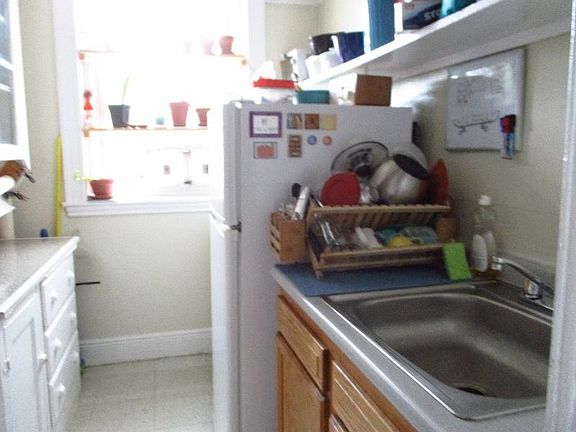 4th image of 63 Woodstock Ave APT 005