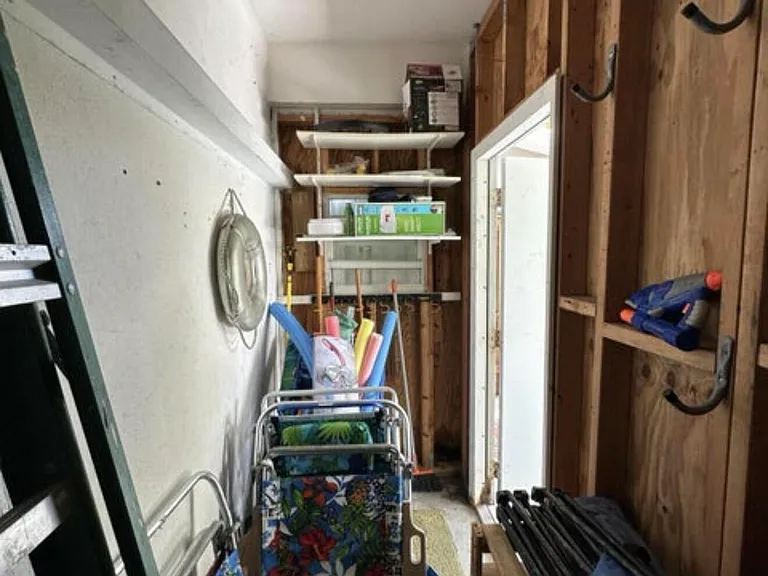 49 Douglas Dr — Photo 42