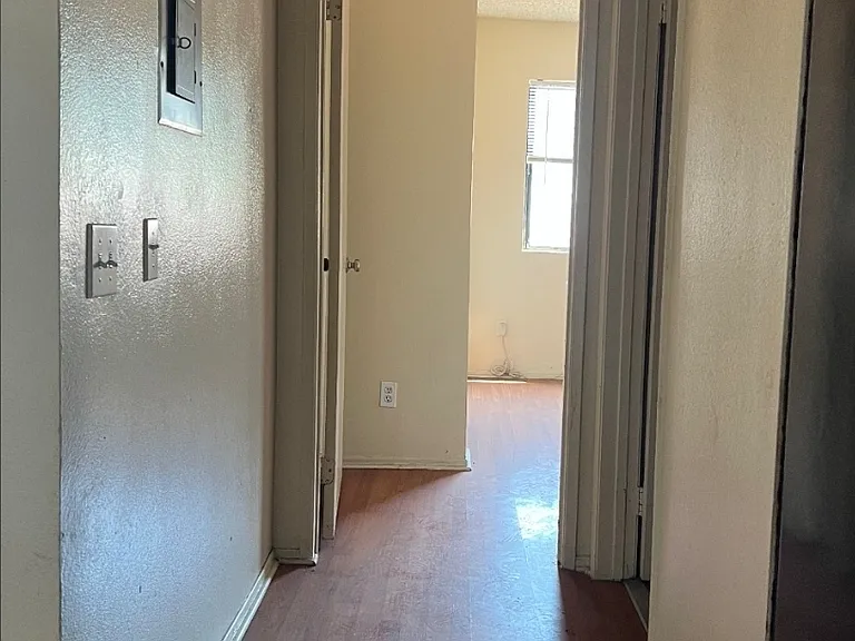 419 N Mountain View Ave #206 — Photo 2