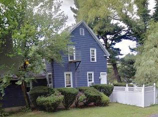 33 Hammond St, Seekonk, MA 02771