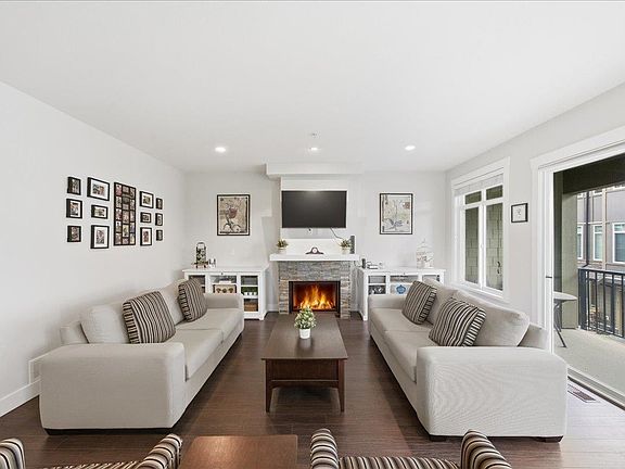 4th image of 22865 Telosky Ave #61