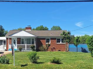 8816 Cooper Rd, Alexandria, VA 22309