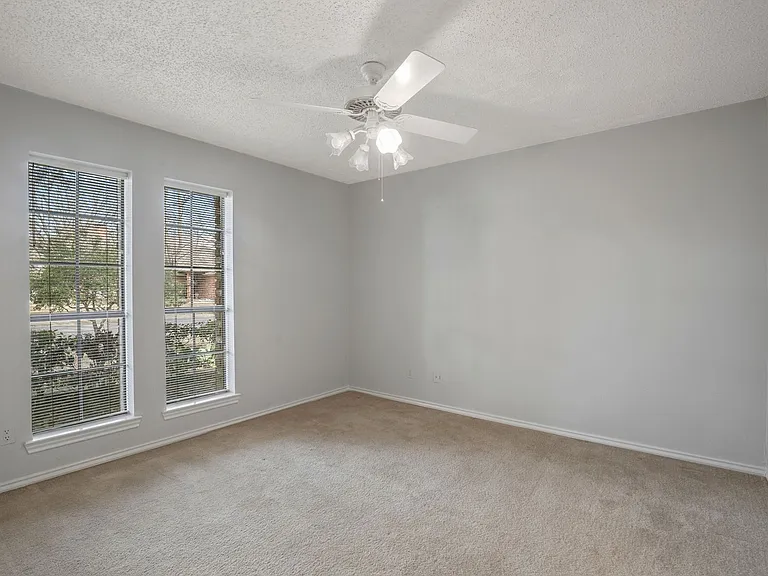 9738 Windham Dr — Photo 18