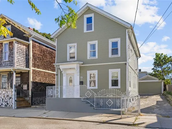 38 Calder St, Providence, RI 02907