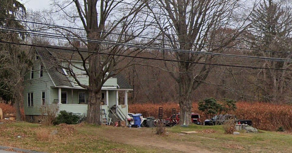 2nd image of 827 Middle Tpke E