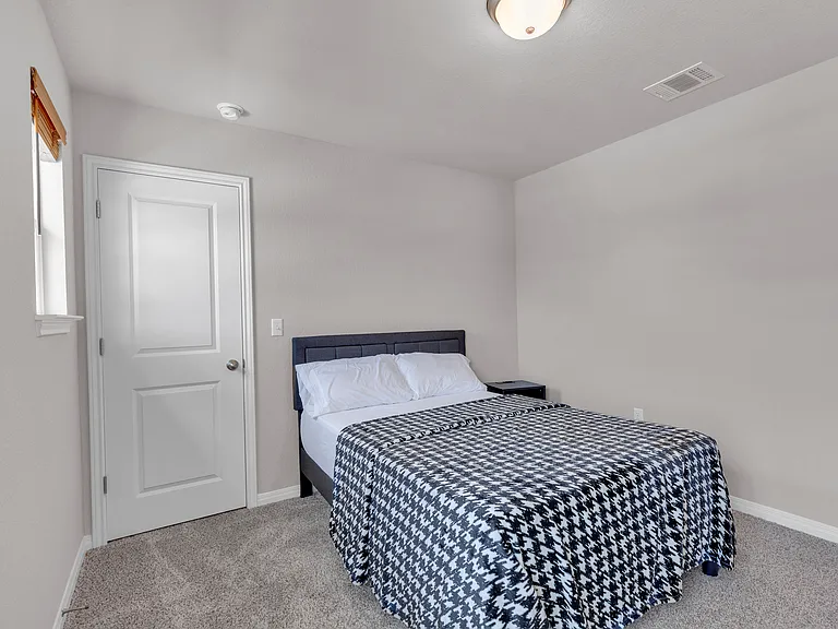 6401 Night Chinook Dr #1 — Photo 37