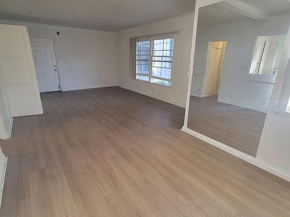 4th image of 5952 Melrose Ave #1