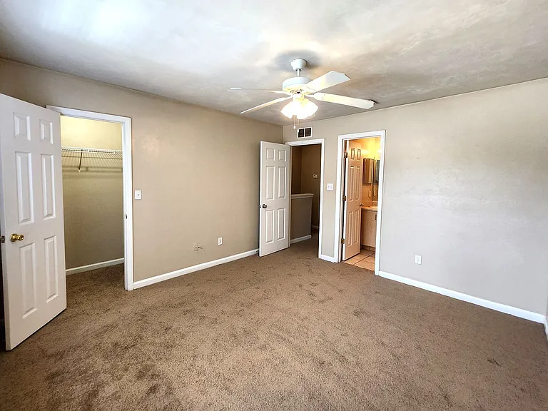 225 Rivoli Rd #1 — Photo 14