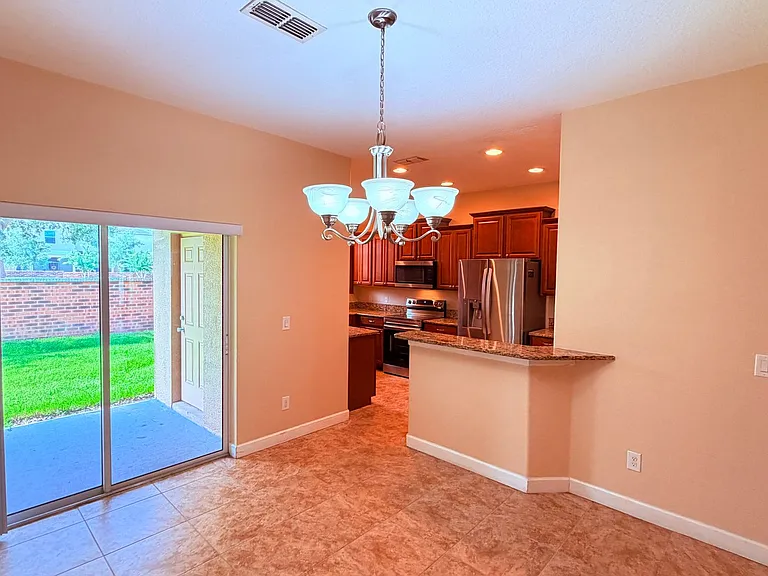 2832 Adelaide Ct — Photo 6