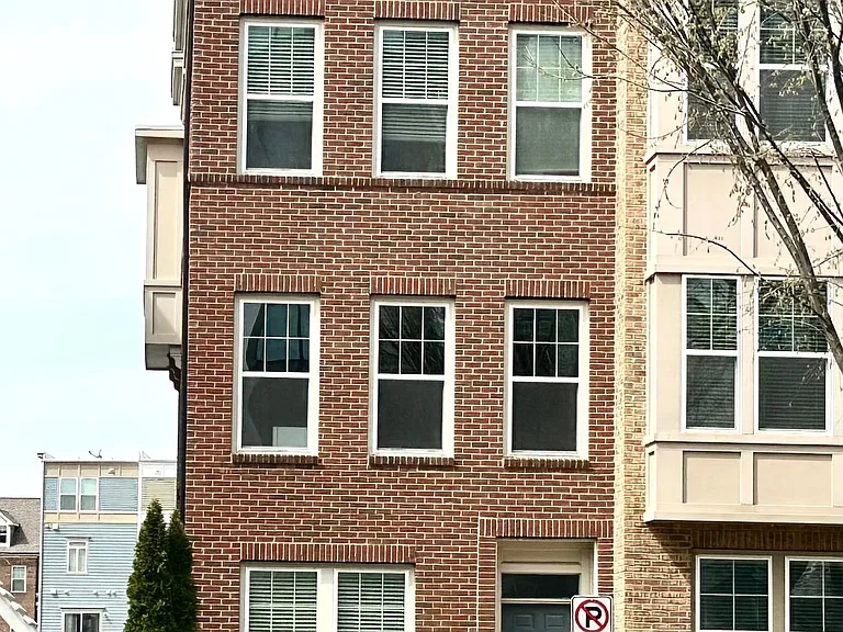 127 Decoverly Dr — Photo 2