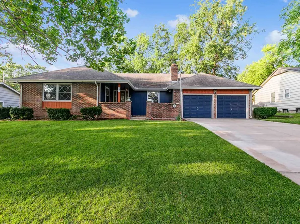 931 E Wedgewood Dr, Derby, KS 67037