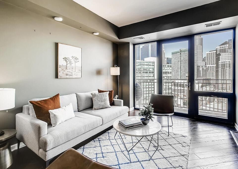 1st image of 500 Grant St E #1404