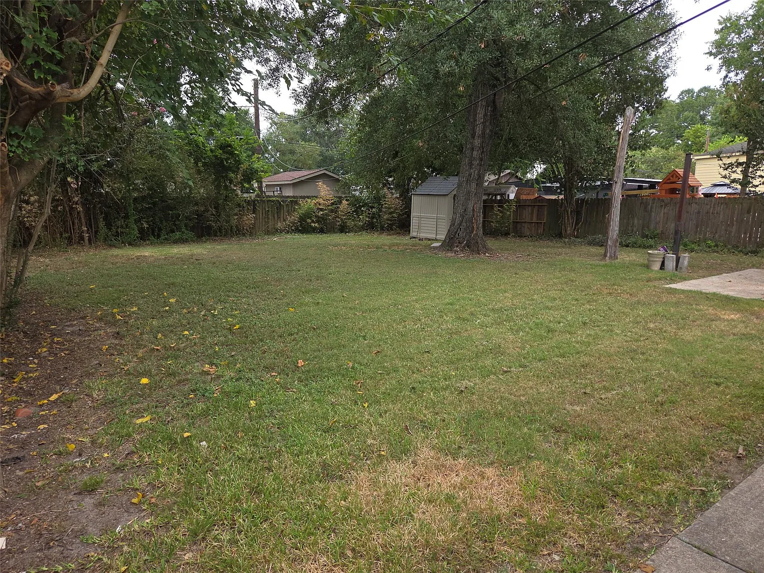 4 bed, 2.0 bath, 1745 sqft, $1,950 — Photo 4
