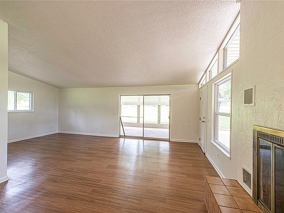 5th image of 18673 Shoreline Way