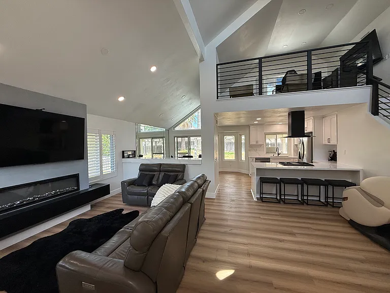 3038 Chablis Ave — Photo 8