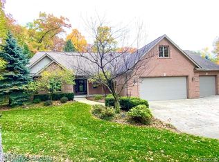 15469 Pineview Ridge Ct, Linden, MI 48451