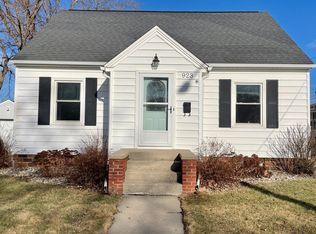 923 3rd St SW, Waseca, MN 56093