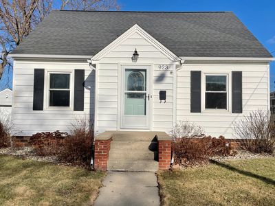 923 3rd St SW, Waseca, MN, 56093