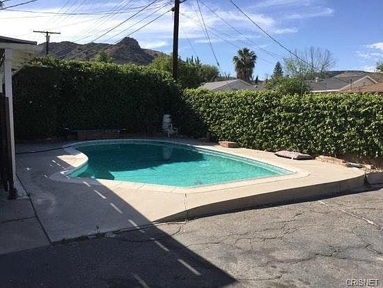 5th image of 24349 Vanowen St