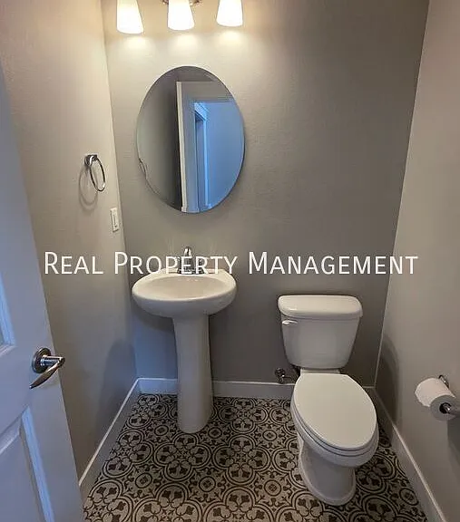 1223 E Esty Dr — Photo 11