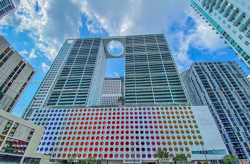 Building Photo - 500 Brickell Ave #4202