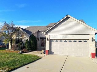 18995 Starling Ct, Macomb, MI 48044