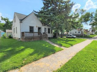 8204 Superior St, Center Line, MI 48015