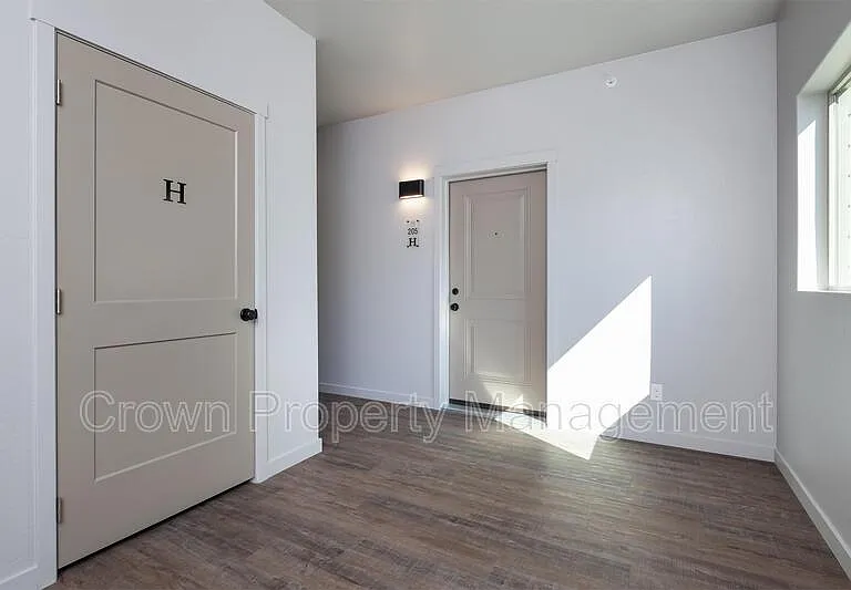207 Sawyer Ln #D — Photo 18