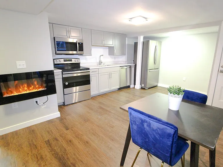 230 Bryant Ave — Photo 31