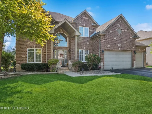 1154 Heartland Dr, Yorkville, IL 60560