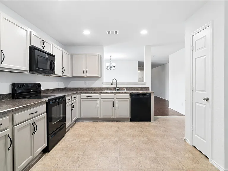 13221 Galaxy Dr — Photo 6
