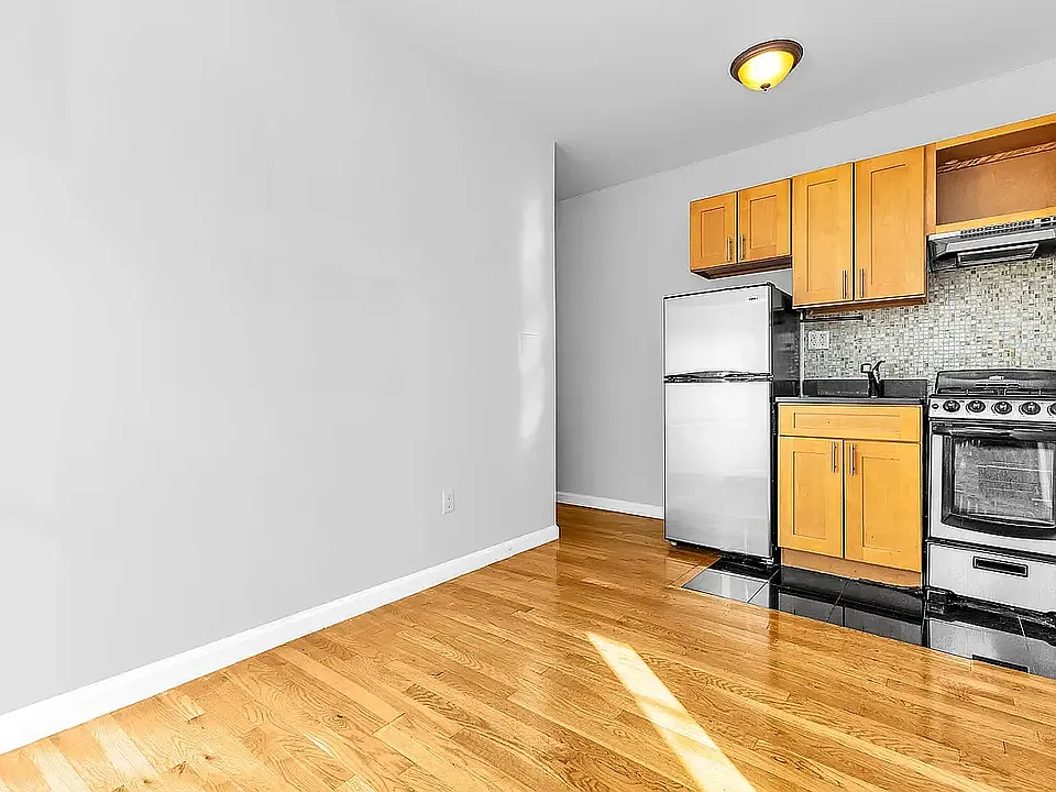101 Delancey St #4