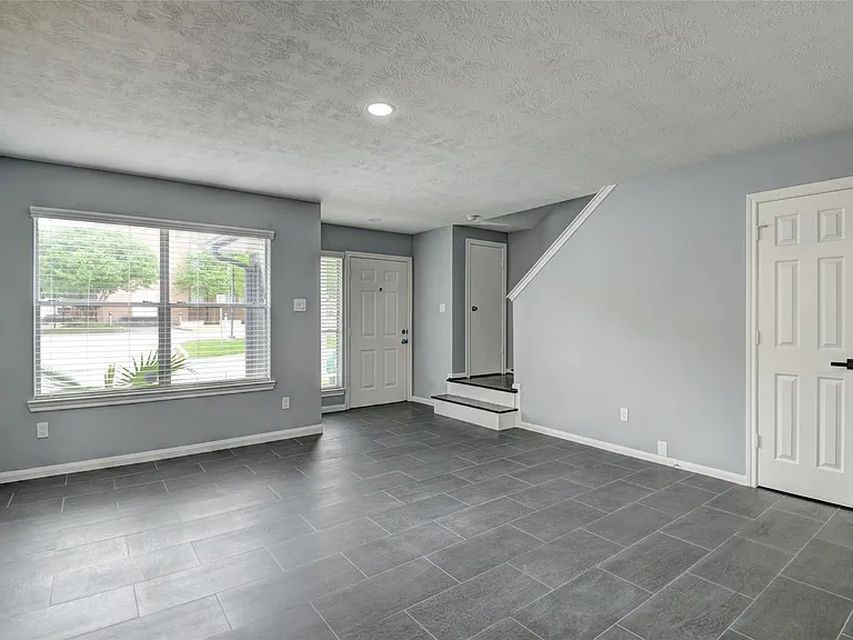 1214 Cleveland St — Photo 2