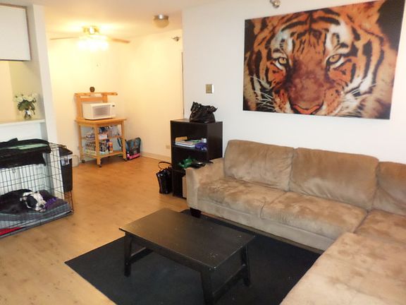 3rd image of 122 Glengarry Dr APT 105