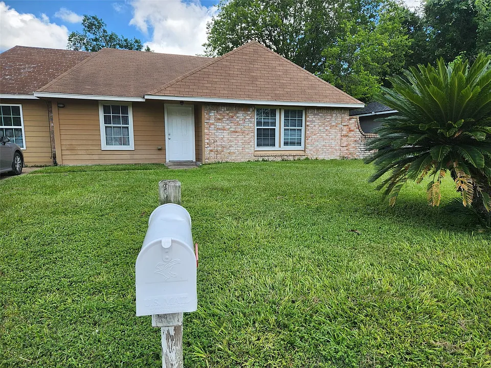 4518 Oak Shadows Dr
