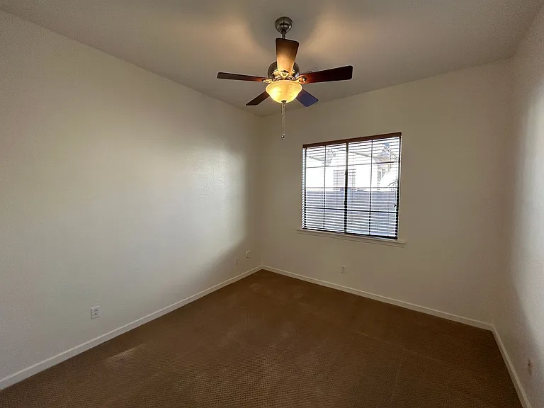 831 W Sycamore Ct — Photo 25