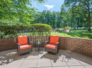 15107 Interlachen Dr #2102, Silver Spring, MD 20906