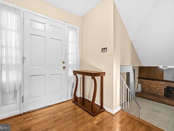 5th image of 4312 Kinmount Rd